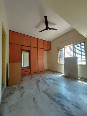 Room in 3 BHK Apartment at Srinivasam Residency, Btm Layout – for Rent
