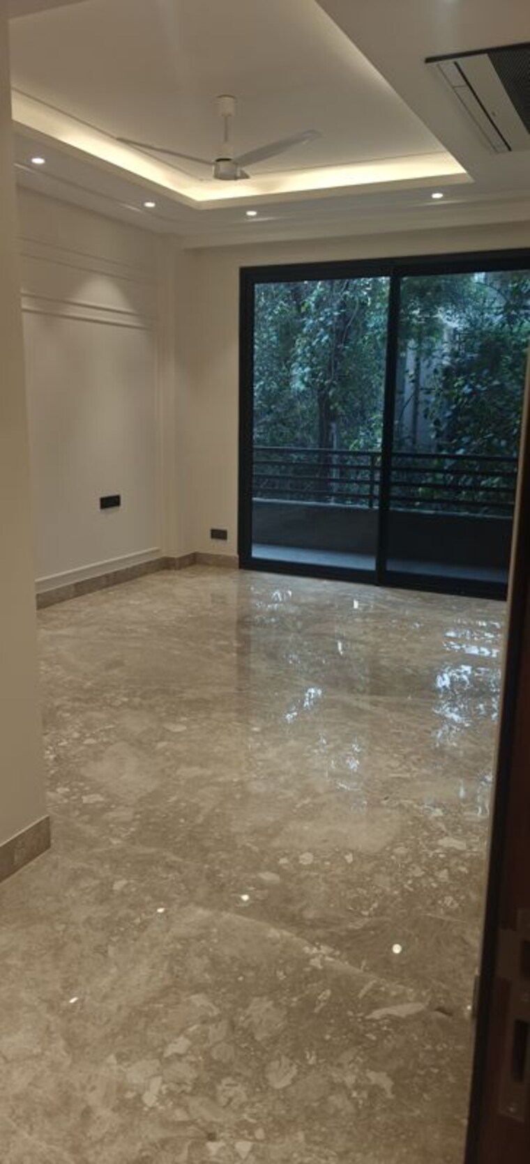 Room, kailash colony 4 Bedroom 3000 Sq.Ft. Builder Floor In Kailash Colony Delhi 10595091