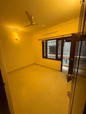 Room in 3 BHK Builder Floor at Rajpur – for Rent