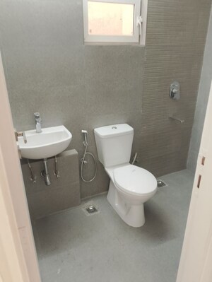 Bathroom in 3.5 BHK Apartment at Emaar Palm Select, Sector 77 – for Rent