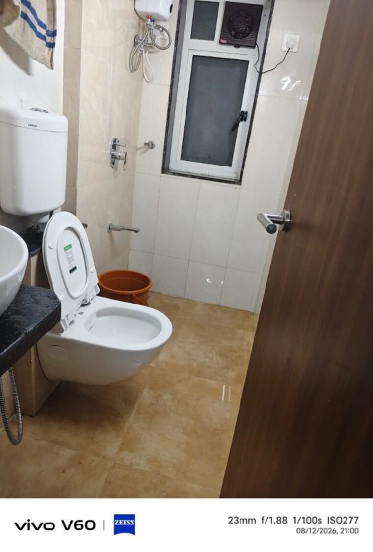 Bathroom, worli Pg For Boys In Worli 10595128