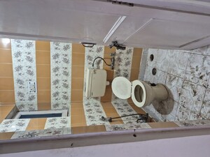 Bathroom in 3 BHK Apartment at Mayur Vihar 1 – for Rent