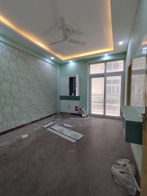 Room in 3 BHK Builder Floor at Rajpur – for Rent