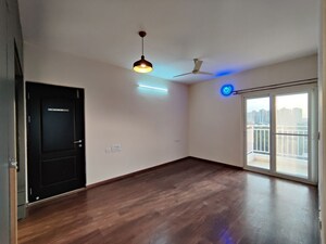 Room in  Apartment at Shriram Luxor, Hennur Road – for Rent