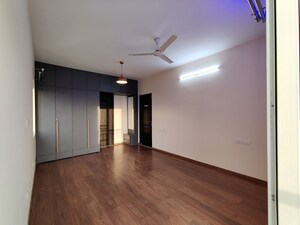 Room in  Apartment at Shriram Luxor, Hennur Road – for Rent