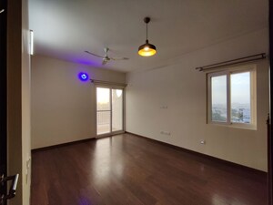 Room in  Apartment at Shriram Luxor, Hennur Road – for Rent