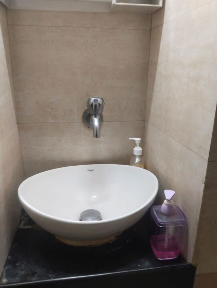 Bathroom, jb nagar 1 Bedroom 425 Sq.Ft. Apartment In Jb Nagar Mumbai 10595253
