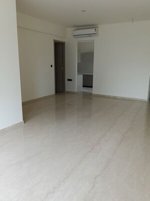 Room in 3 BHK Apartment at MS Gateway, Juhu Road – for Rent