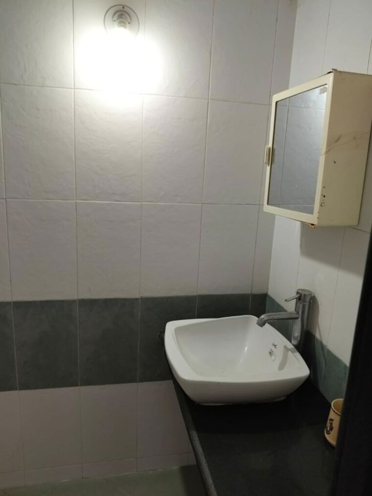 Bathroom, magarpatta-trillium 3 Bedroom 1500 Sq.Ft. Apartment In Hadapsar Pune 10595310