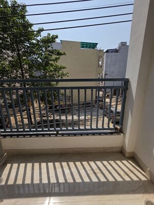 Balcony in 2 BHK Builder Floor at Sector 32 – for Rent