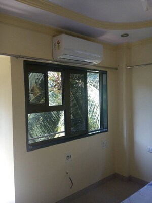Room in 2 BHK Apartment at Sagar Sangeet Apartment, Juhu – for Sale