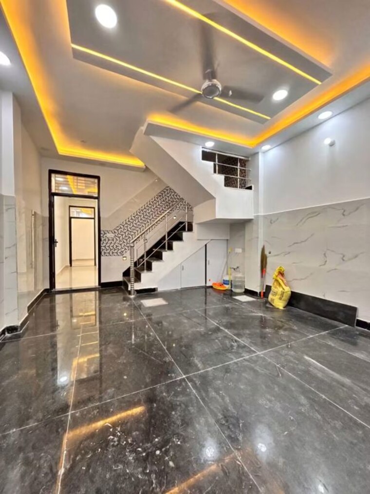 undefined, uttam nagar 5 Bedroom 635 Sq.Ft. Independent House In Uttam Nagar Delhi 10595447