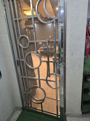 Staircase in 2.5 BHK Apartment at Samridhi Grand Avenue, Tech Zone 4 Greater Noida – for Rent