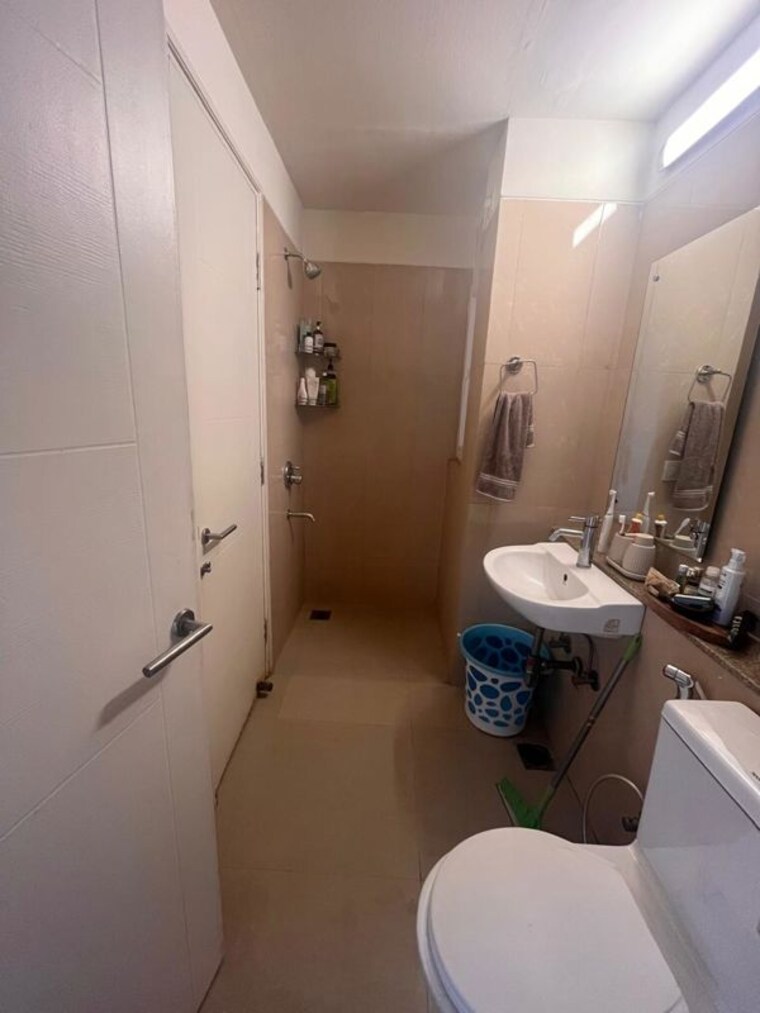 Bathroom, emaar-emrald-floors-select 3 Bedroom 1850 Sq.Ft. Apartment In Sector 65 Gurgaon 10595509