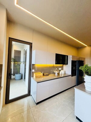 Bedroom in 6 BHK Villa at Civil Lines – for Sale