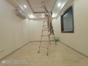 Room in 4 BHK Builder Floor at Greater Kailash I – for Rent
