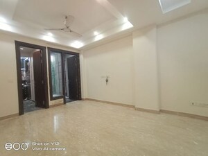 Room in 4 BHK Builder Floor at Greater Kailash I – for Rent
