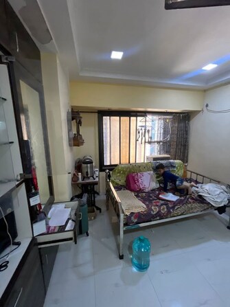 2 BHK Apartment For Rent in Shubh Apartments in Worli, Mumbai