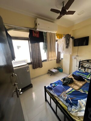 Team Area in 2 BHK Apartment at Shubh Apartments, Worli – for Rent