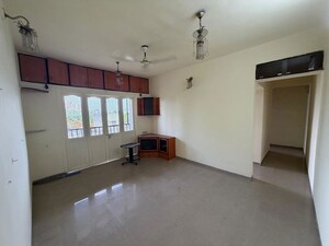Room in 1 BHK Apartment at Silver Chambers, Hadapsar – for Rent