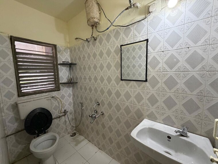 Bathroom, silver-chambers 1 Bedroom 700 Sq.Ft. Apartment In Hadapsar Pune 10595525