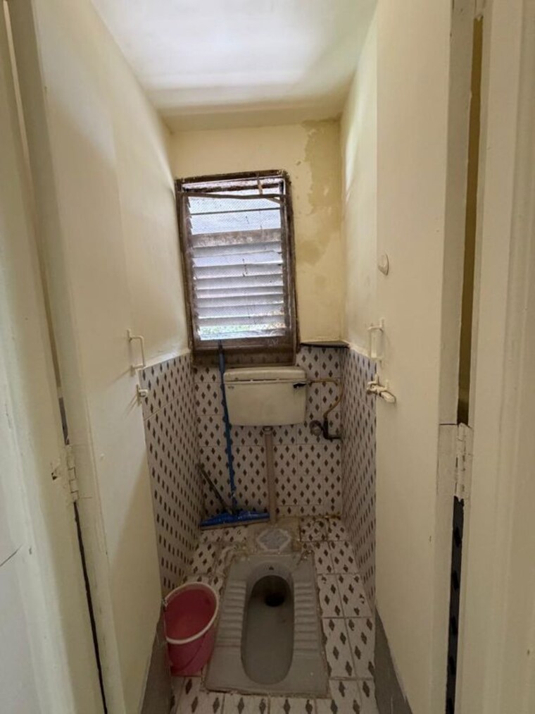Bathroom, silver-chambers 1 Bedroom 700 Sq.Ft. Apartment In Hadapsar Pune 10595525