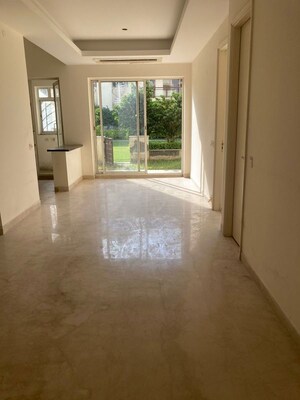 Room in 5 BHK Villa at Bestech Park View Ananda Exclusive Villas, Sector 81 – for Rent