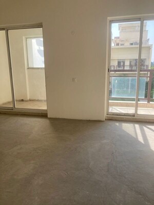 Room in 5 BHK Villa at Bestech Park View Ananda Exclusive Villas, Sector 81 – for Rent