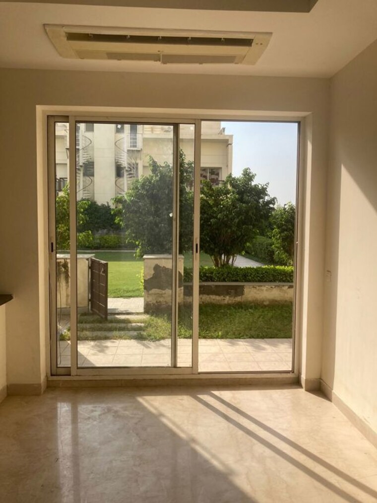 Room, bestech-park-view-ananda-exclusive-villas 5 Bedroom 7000 Sq.Ft. Villa In Sector 81 Gurgaon 10595553