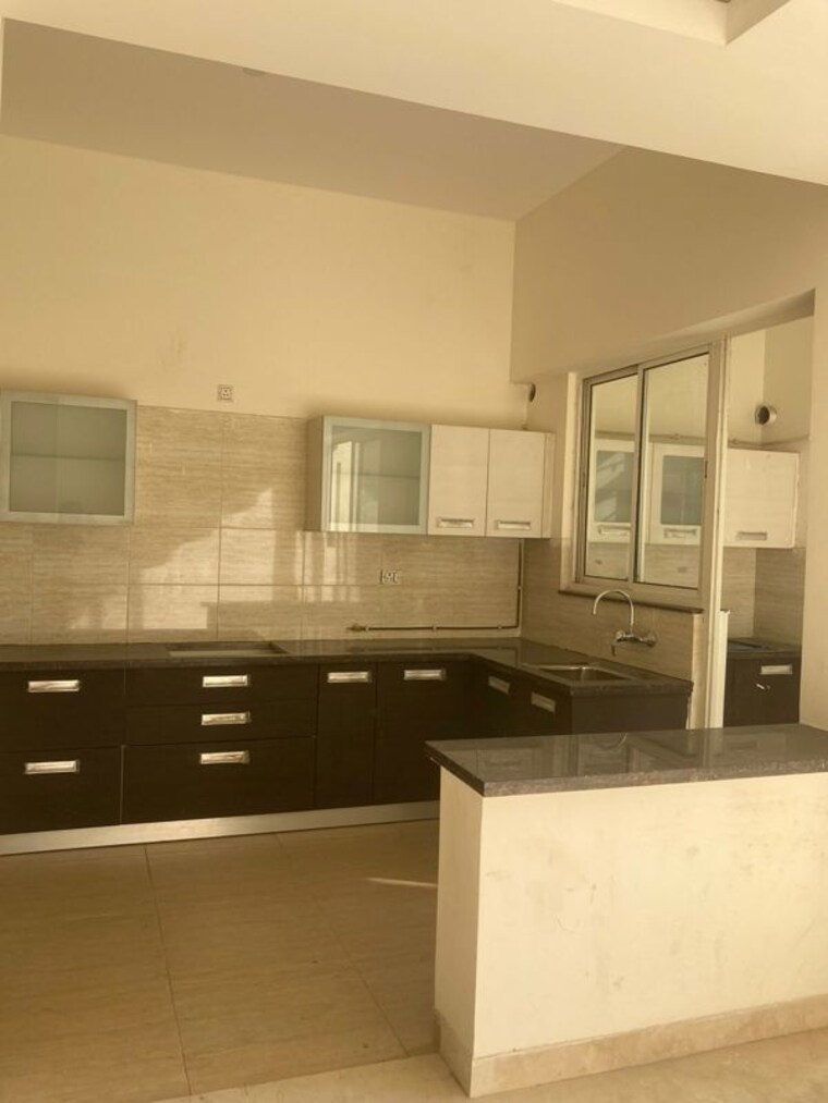 Kitchen, bestech-park-view-ananda-exclusive-villas 5 Bedroom 7000 Sq.Ft. Villa In Sector 81 Gurgaon 10595553