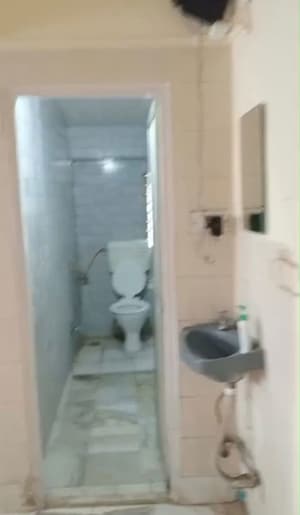 Bathroom in 1 BHK Apartment at Sher E Punjab, Andheri East – for Rent