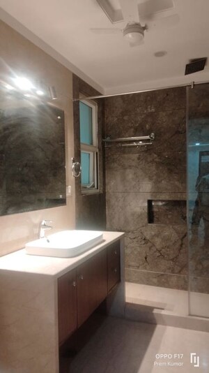 Furnished Amenities in 3 BHK Builder Floor at Defence Colony – for Rent