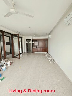 3 BHK + Servant Room Builder Floor For Rent in Defence Colony