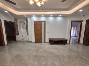 Room in 3 BHK Builder Floor at Kohli One Malibu Town, Sector 47 – for Rent