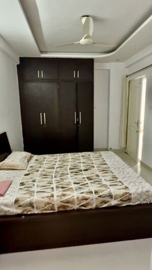 Room in 3 BHK Apartment at Indraprastha Industrial Area – for Sale