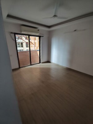 Room in 3 BHK Apartment at HDIL Metropolis Residences, Andheri West – for Rent