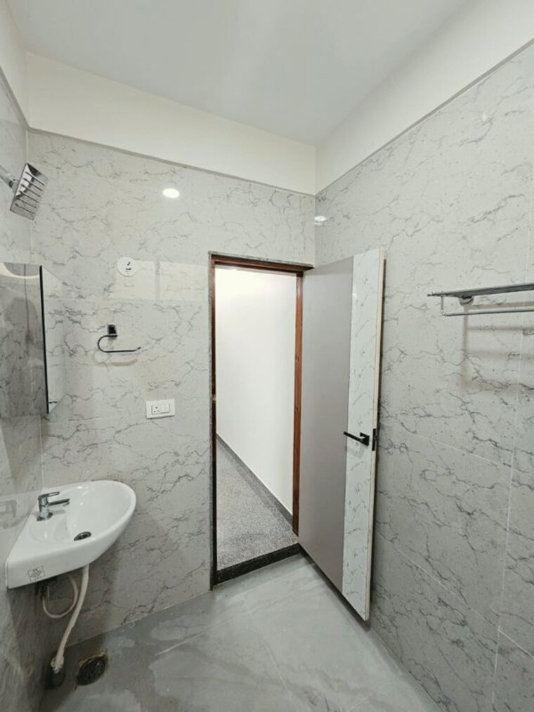 Bathroom, whitefield 1 Bedroom 600 Sq.Ft. Apartment In Whitefield Bangalore 10595616
