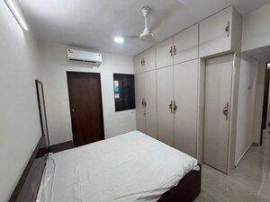 Bedroom in 2 BHK Apartment at Takshila CHS, Andheri East – for Rent