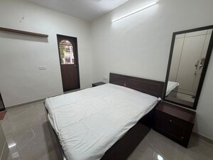Bedroom in 2 BHK Apartment at Takshila CHS, Andheri East – for Rent