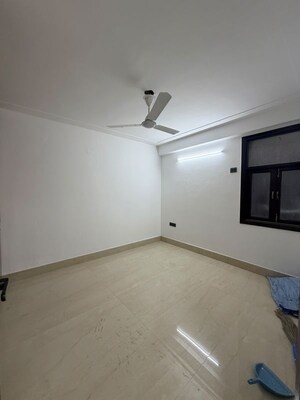 Room in 3 BHK Builder Floor at Malviya Nagar – for Rent