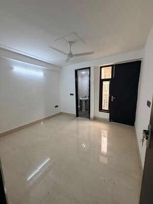 Room in 3 BHK Builder Floor at Malviya Nagar – for Rent
