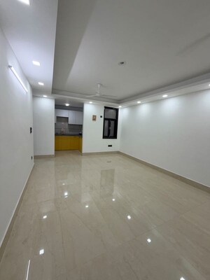 Room in 3 BHK Builder Floor at Malviya Nagar – for Rent