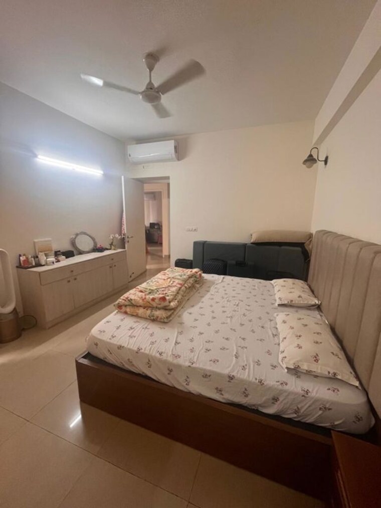 Bedroom, emaar-emrald-floors-select 3 Bedroom 1780 Sq.Ft. Apartment In Sector 65 Gurgaon 10595649