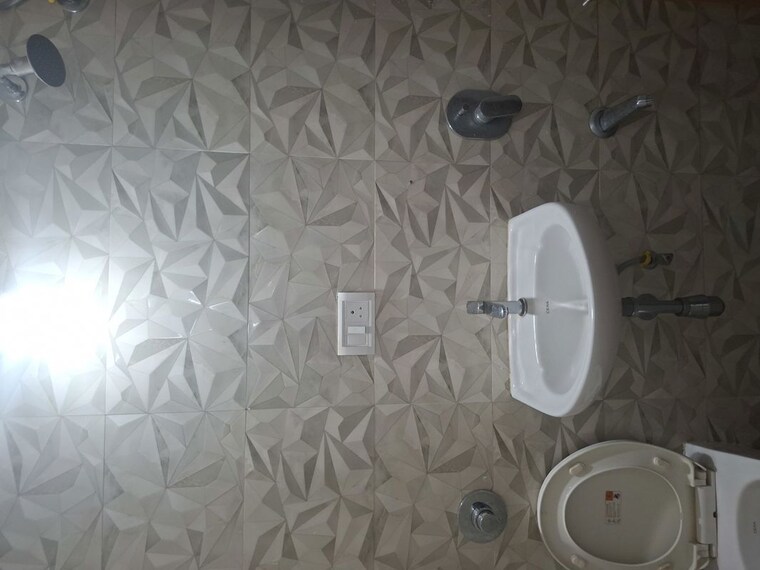 Bathroom, raunak-residency-thane 1 Bedroom 445 Sq.Ft. Apartment In Pokhran Road No One Thane 10543732