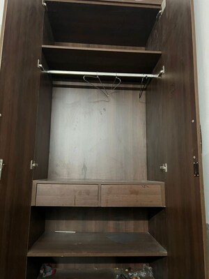 Furnished Amenities in 3 BHK Apartment at Sunshine Helios, Sector 78 – for Rent