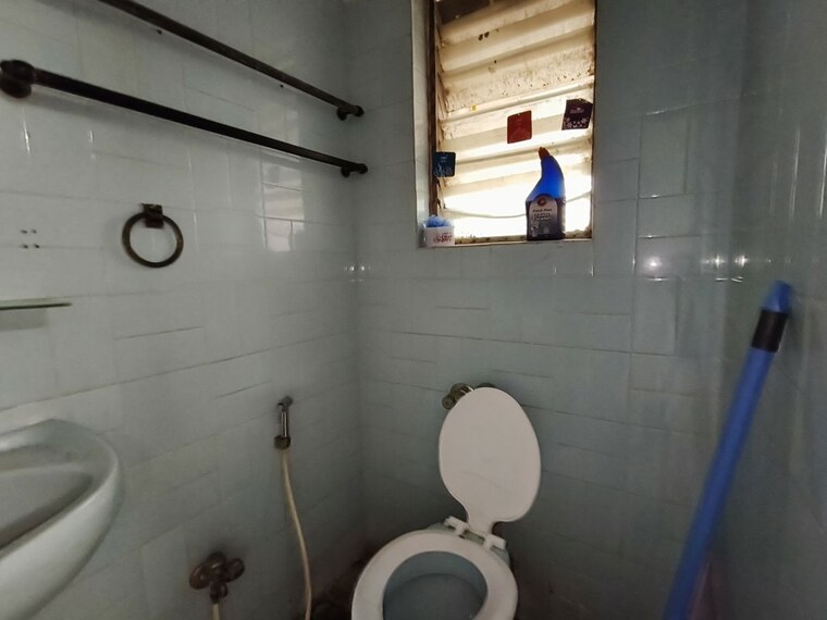 Bathroom, brindaban-chs 2 Bedroom 900 Sq.Ft. Apartment In Poonam Nagar Mumbai 10595732