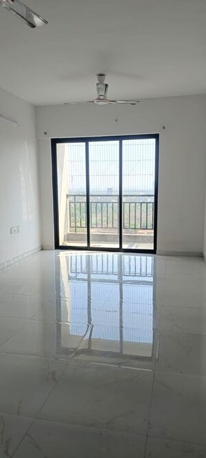 Room in 4 BHK Apartment at Lodha World View, Worli – for Rent
