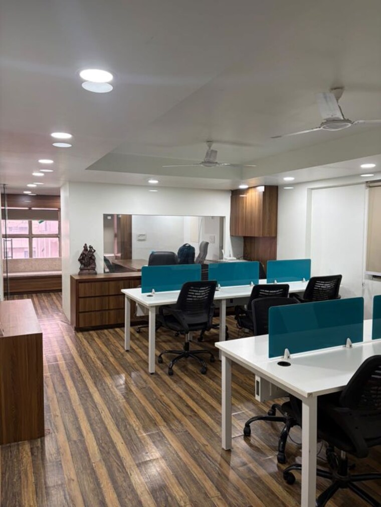 Team Area, gulbai tekra Commercial Office Space 700 Sq.Ft. In Gulbai Tekra Ahmedabad 10586677