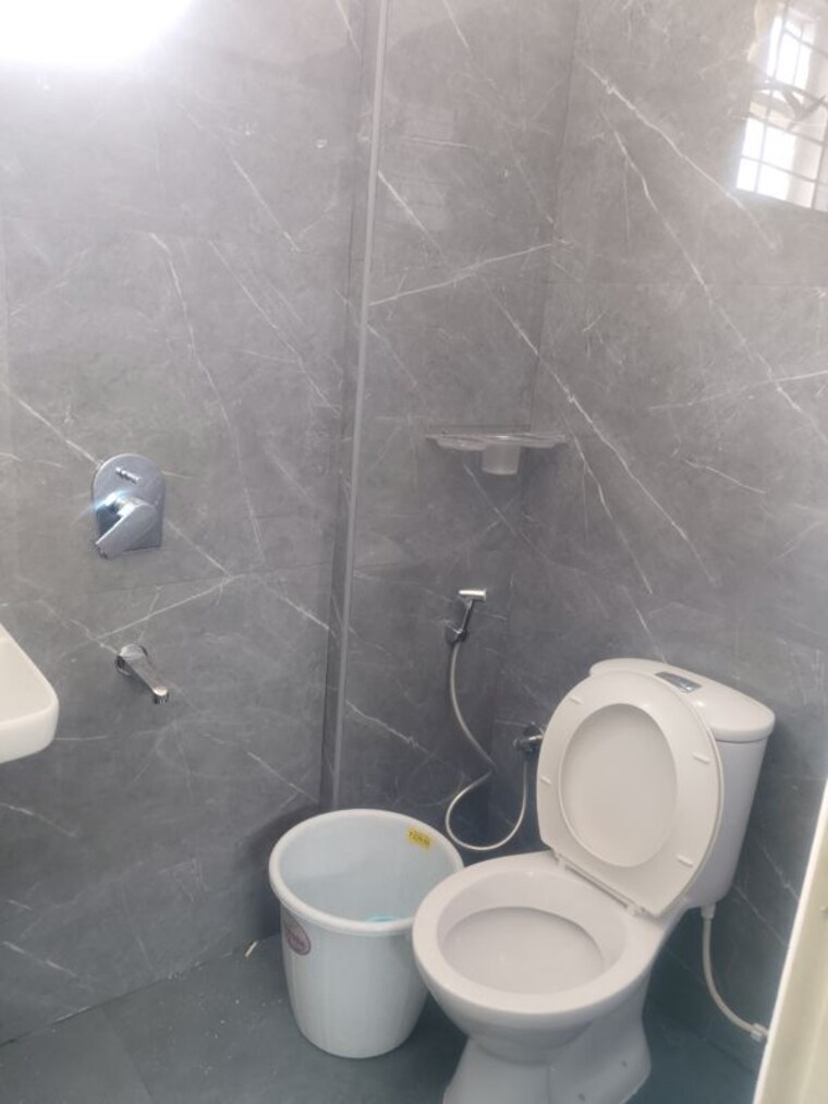 Bathroom, krishna-residency-kadubeesanahalli 1 RK 300 Sq.Ft. Apartment In Kadubeesanahalli Bangalore 10595783
