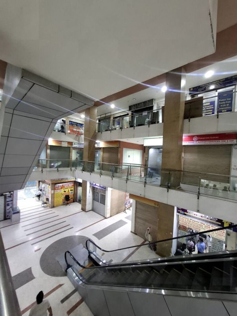 Team Area, netaji subhash place Commercial Office Space 264 Sq.Ft. In Netaji Subhash Place Delhi 10595789